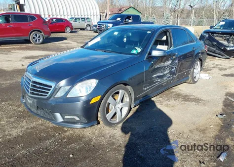 2011 Mercedes-Benz E 350 4Matic z USA, uszkodzony, nr VIN WDDHF8HB9BA344161